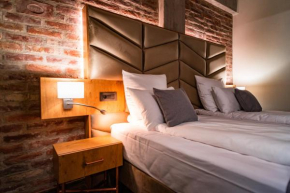 Mustang Boutique Rooms SELF CHECK IN